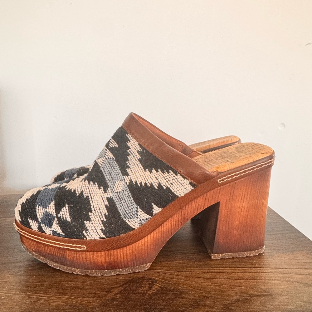 Stylish Brown and Black Women's Clogs